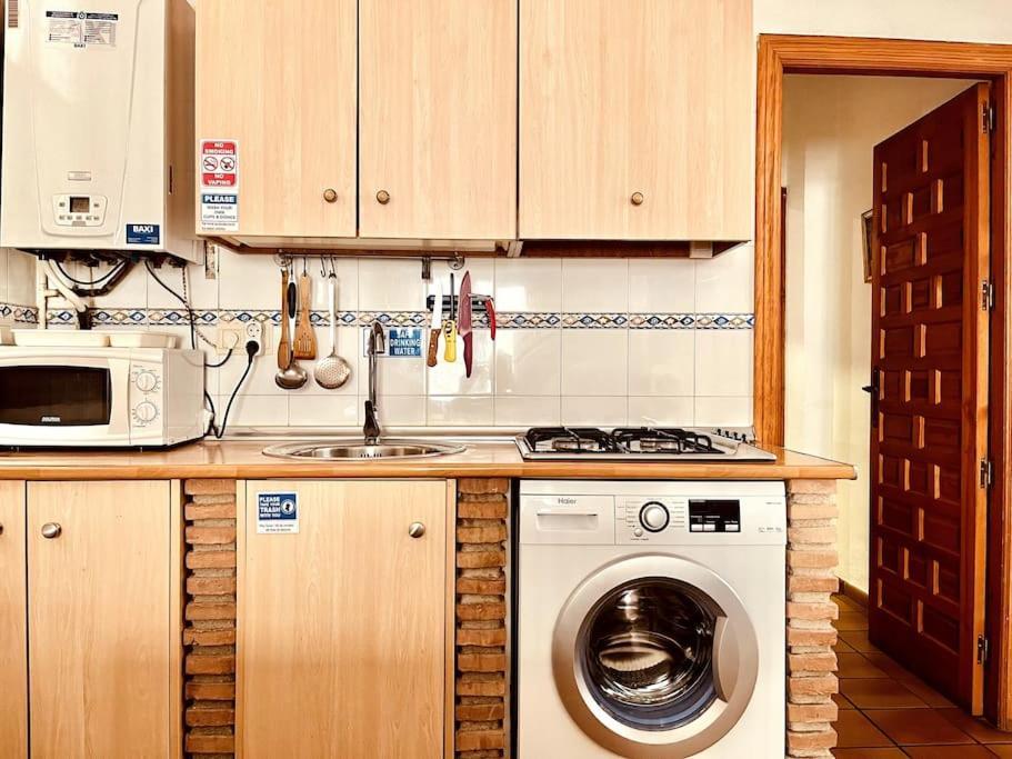 Charming Spacious Albayzin Apartment Гранада Экстерьер фото
